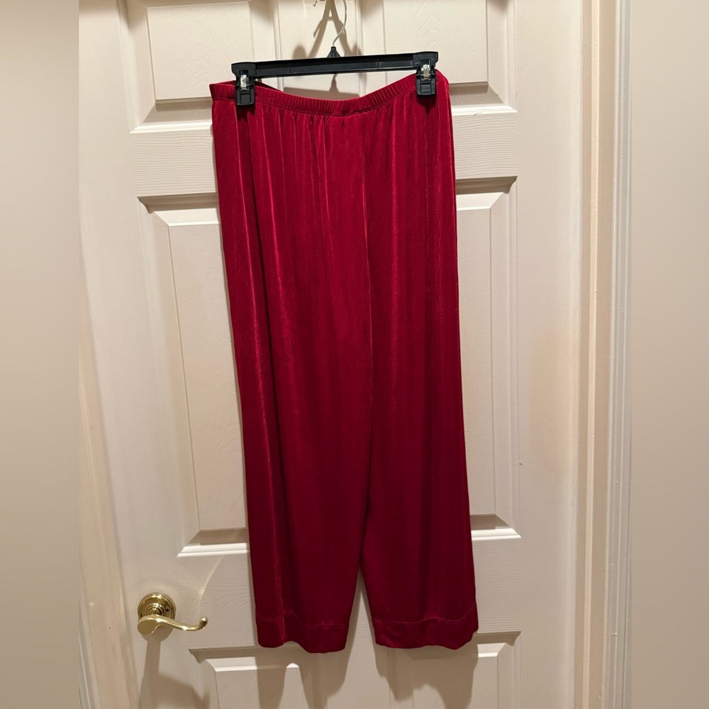 Chico's size 3 Vibrant Red Wide Leg cropped Pants